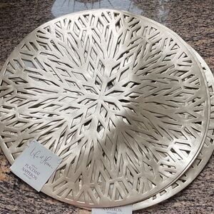 A lot of four, 15  inch metallic gold vinyl circle placemats.